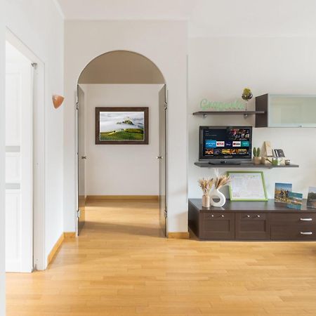 2-Bedroom Apartment In Alba With Free Parking And Air Conditioning Exterior photo